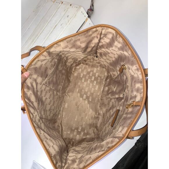 MICHAEL KORS, XL SIGNATURE GOLD ANIMAL SHOULDER TOTE BAG - Picture 6 of 16